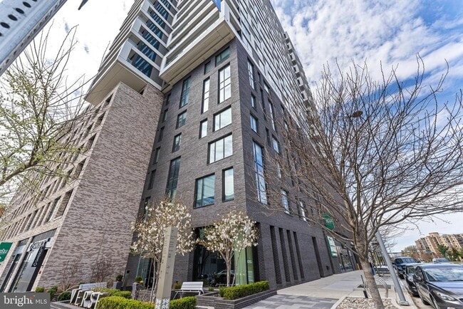 Building Photo - 1650 Silver Hill Dr