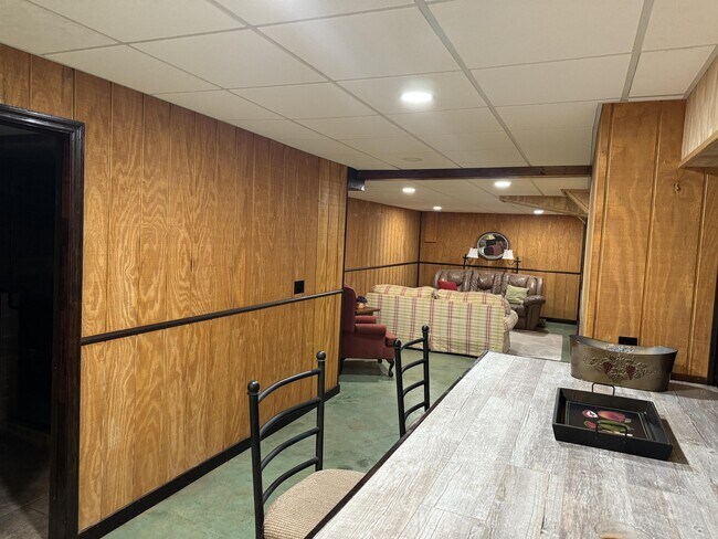 Building Photo - 3230 Gunnels Ln