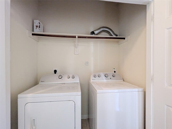 Building Photo - 711 Rock Creek Ct