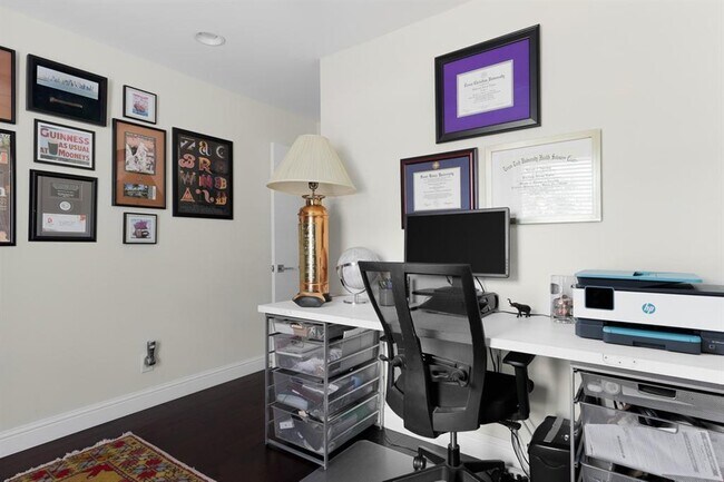 Building Photo - 2505 Broken Oak Dr