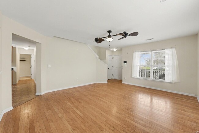 Building Photo - 272 Clayburne Dr