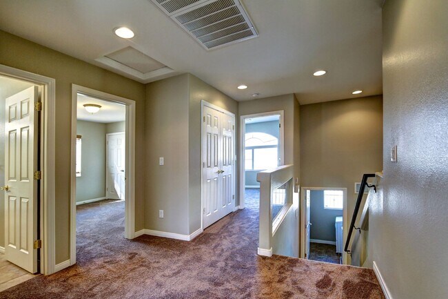 Building Photo - 6733 Lydian Ct