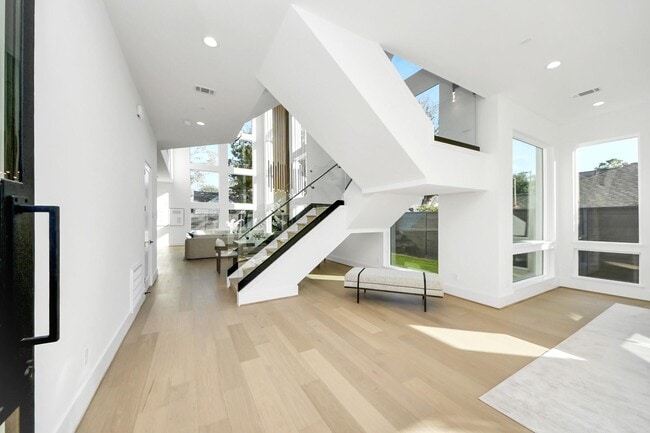 Building Photo - 2232 Swift Blvd