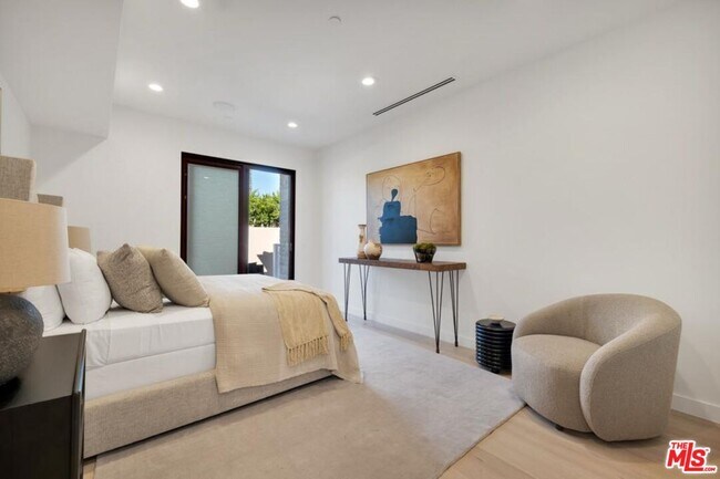 Building Photo - 3116 Elvido Dr