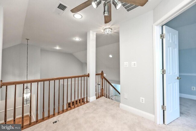 Building Photo - 6916 Birkenhead Pl