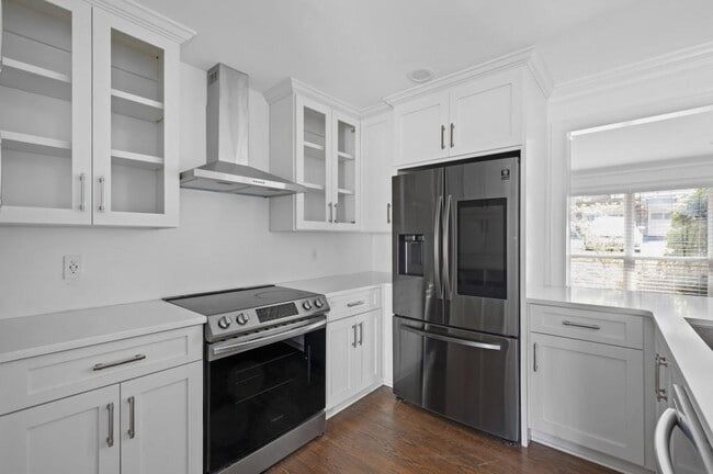 Building Photo - 1744 Woodcliff Pl NE