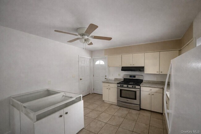 Building Photo - 46 Elmira St