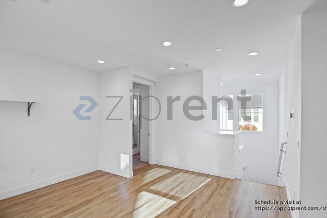 Building Photo - 8436 Compass Wy