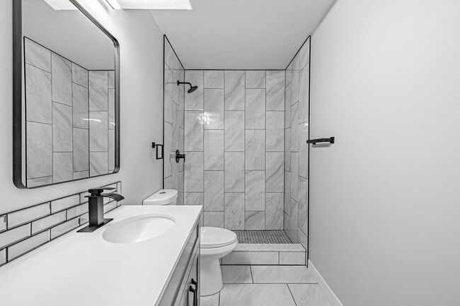 Building Photo - 2BD, 1BA Remodeled Westminster Condo. One Parking Spot. Washer/ Dryer Included.