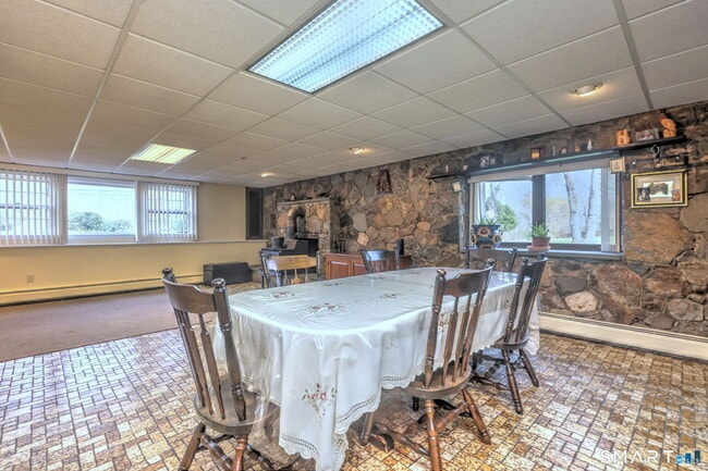 Building Photo - 4565 Madison Ave