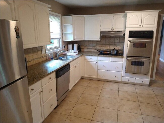 Building Photo - 1730 Cedar Grove Dr