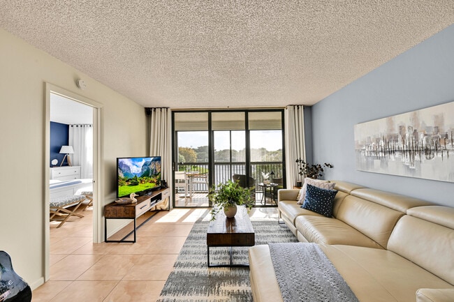 Building Photo - 1266 S Military Trail