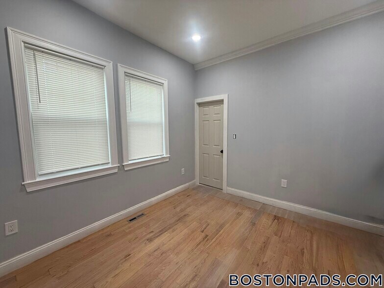 Building Photo - 52 Townsend St