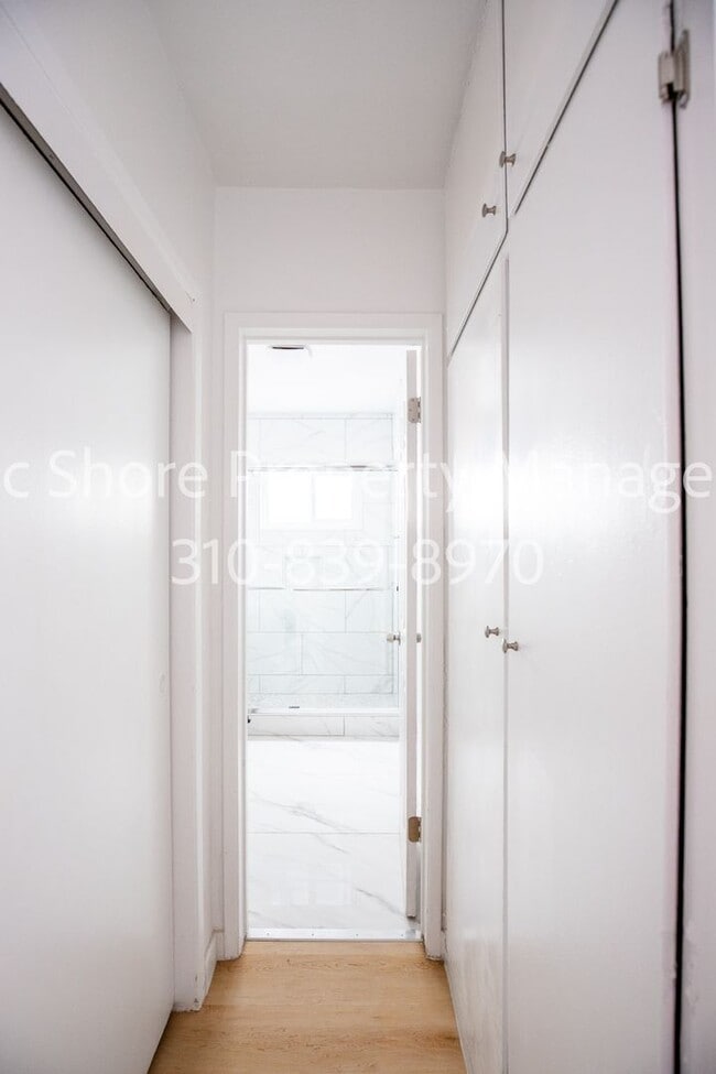 Building Photo - 24 27th Pl