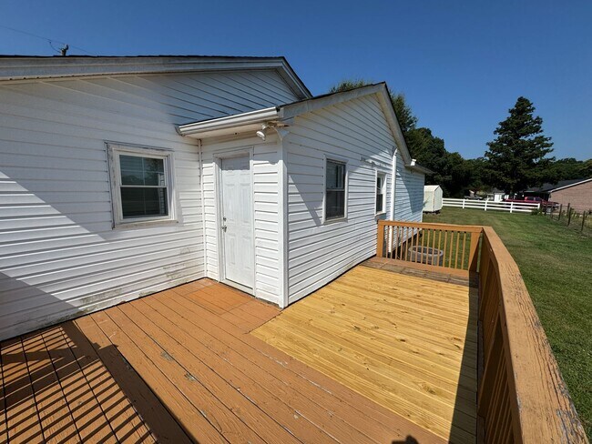 Building Photo - 3061 Lee Rd