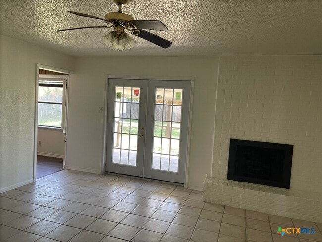 Building Photo - 2403 Hunt Dr