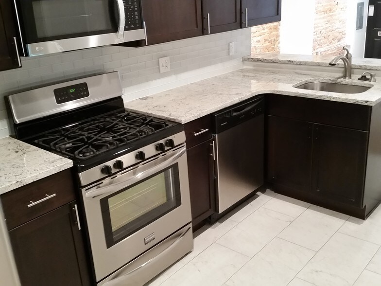 Kitchen - 816 S 5th St