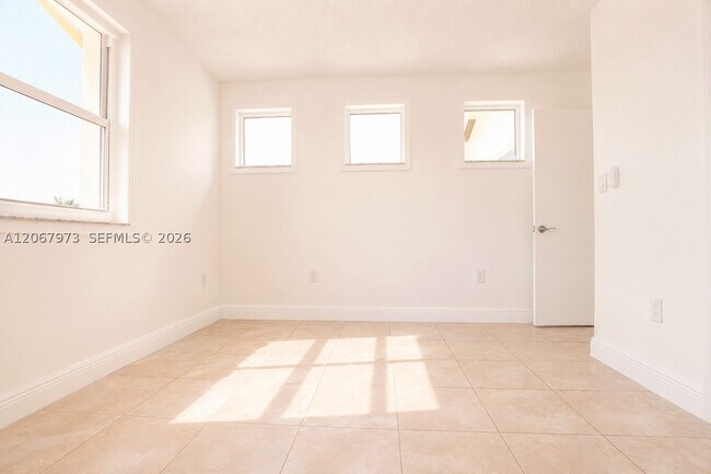 Building Photo - 15428 SW 50th Terrace