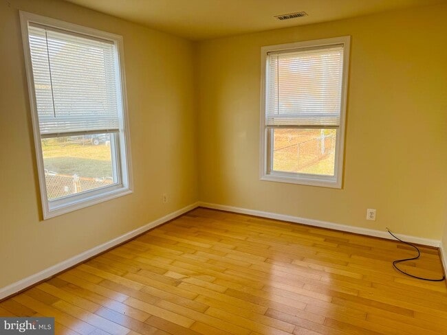 Building Photo - 45326 Stark Dr