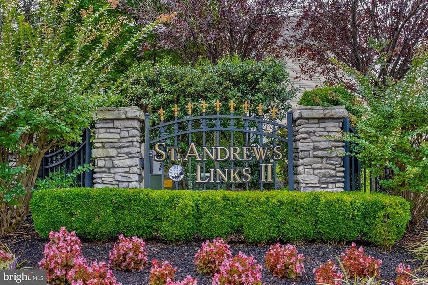 Building Photo - 2403 Doral Dr