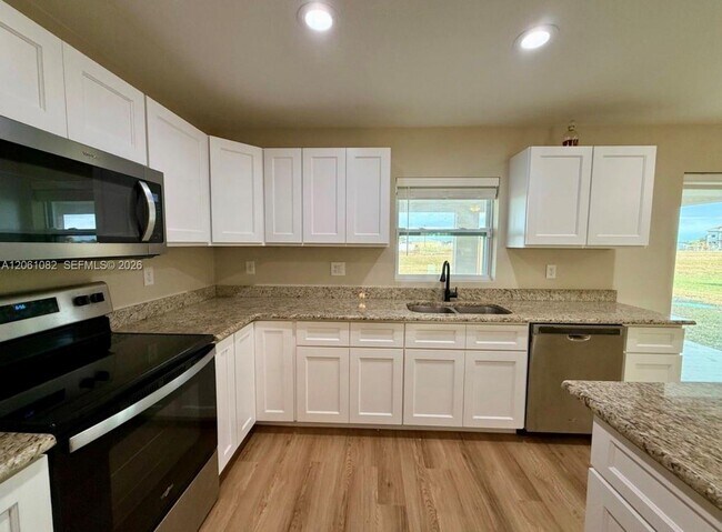 Building Photo - 7033 Waldo Cir