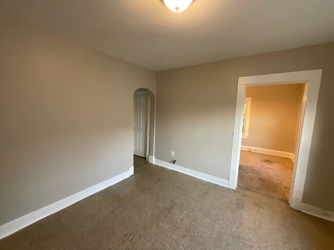 Building Photo - 2070 Lark St