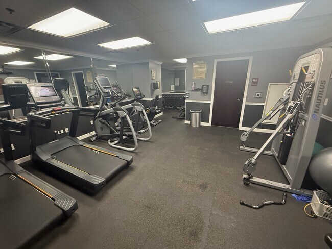 Building Photo - 1400 S Michigan Ave