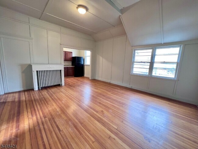 Building Photo - 81 Monroe Pl