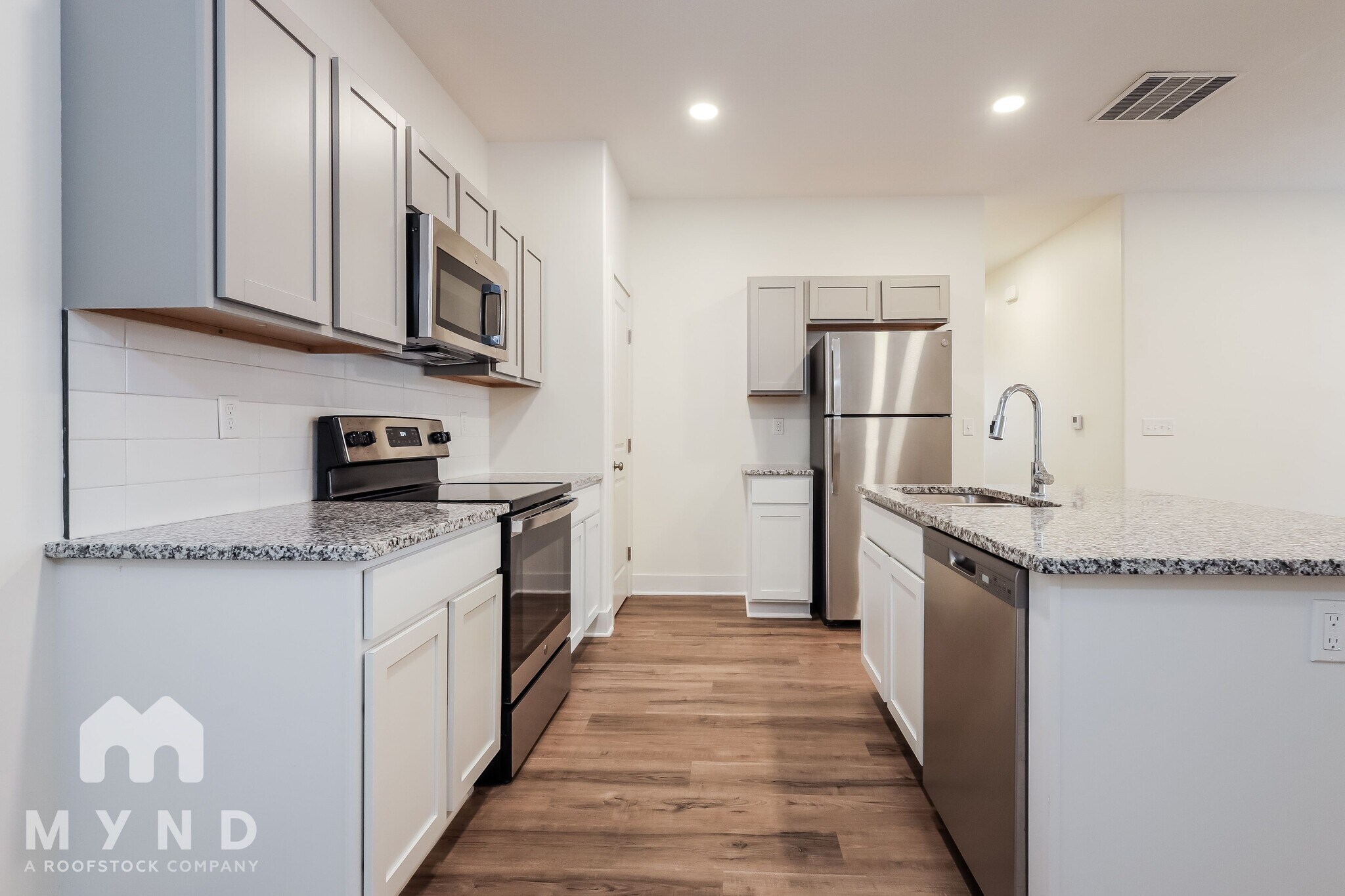 Building Photo - 5802 E Bristol Cir