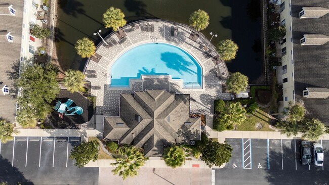 Building Photo - Beautifully Remodeled 3 Bedroom in Regent Park