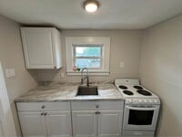 Building Photo - 109 Welles St
