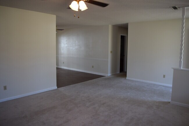 Building Photo - CHAPELWOOD SUBDIVISION!
