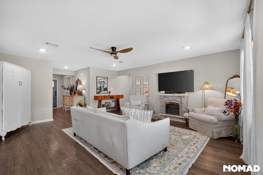 Building Photo - 1008 Enclave Cir