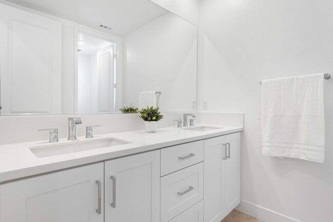 Building Photo - 408 Treble: Modern 4BR + Loft in Great Park, Irvine