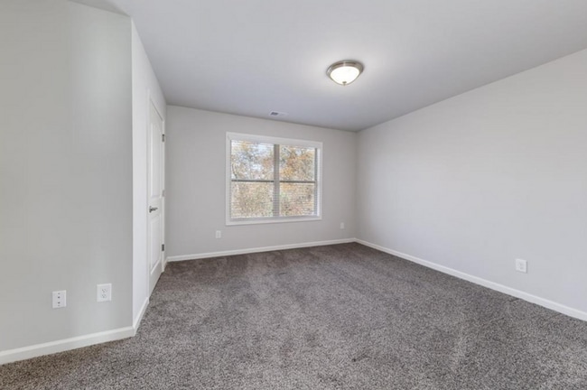 Building Photo - Executive Home in a True Lifestyle Community