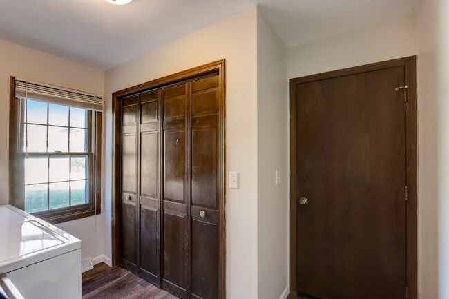 Building Photo - 16450 Dane Ct E