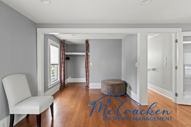 Building Photo - Fully furnished, pet-friendly, and available for mid-term stays with a 30-day minimum