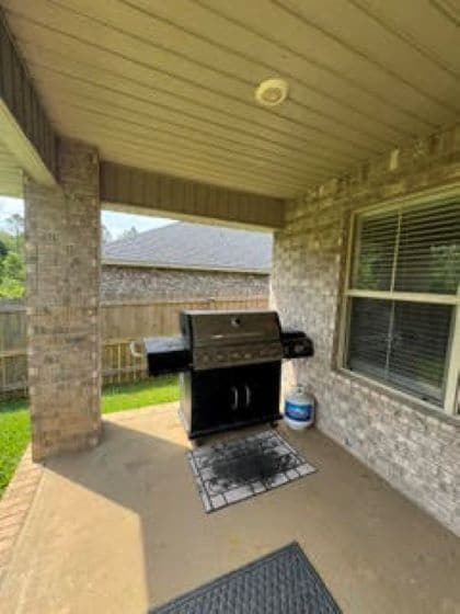 Building Photo - 18194 Tiffany Renee Dr