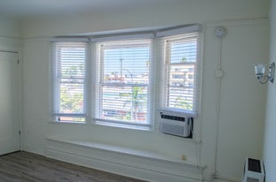 Building Photo - 836 S Burlington Ave