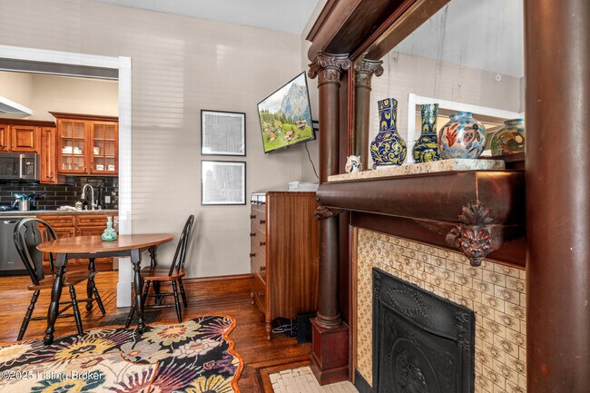 Building Photo - 1236 E Broadway