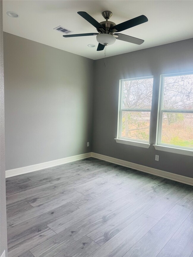 Building Photo - 2622 Metcalf St