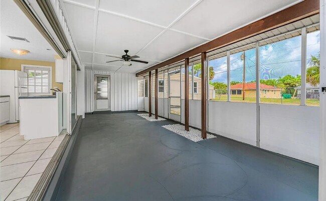 Building Photo - Charming 2 Bedroom, 2 Bath Home in Port Ch...