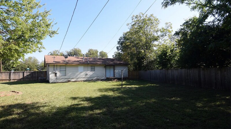 Building Photo - 311 Crockett Dr