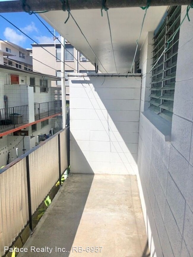 Building Photo - 622 Nalanui St