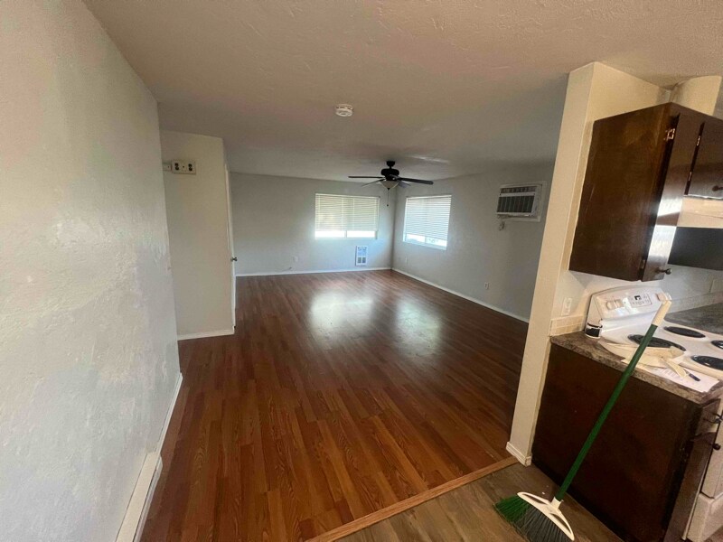 Building Photo - 618 Berkshire St