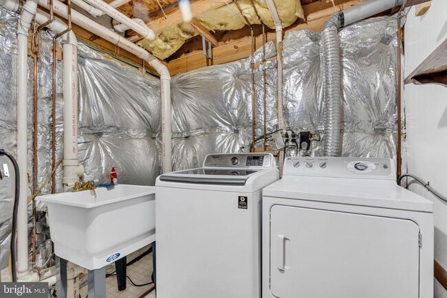 Building Photo - 9354 Sombersby Ct