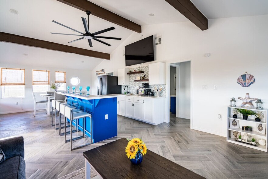 Building Photo - 920 17th St