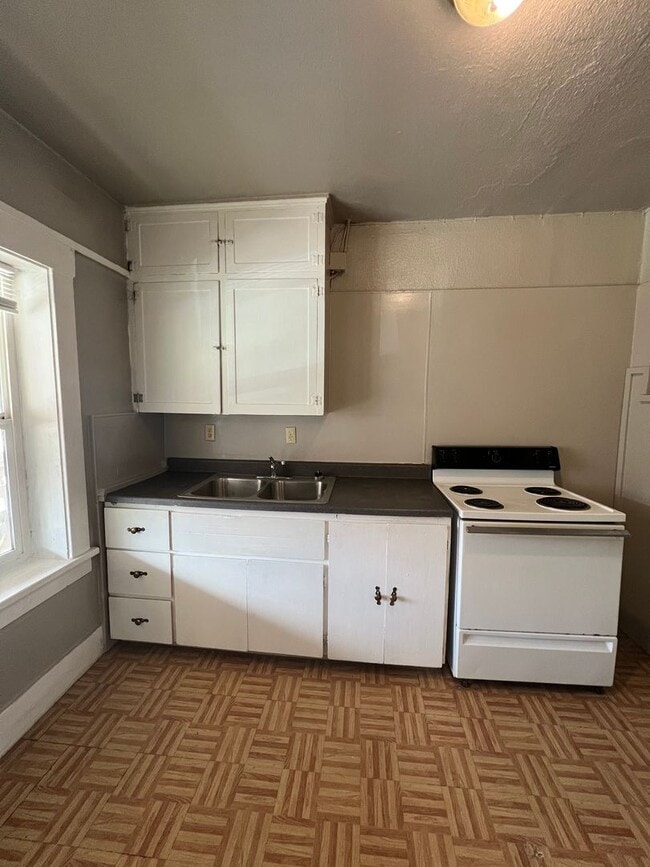 Building Photo - 93754