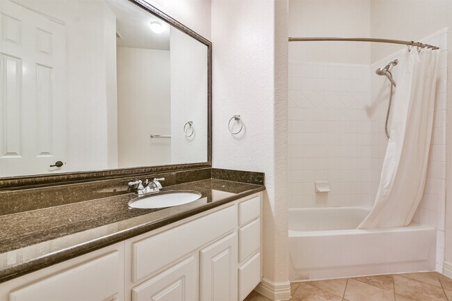 Building Photo - 2 Sagestone