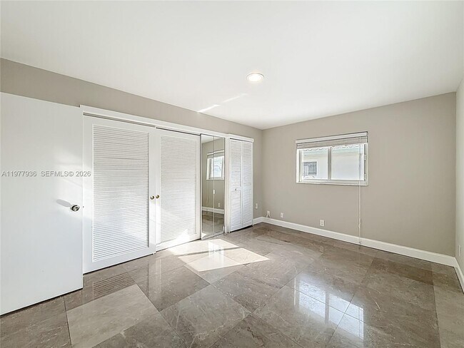 Building Photo - 2770 NE 8th Ct